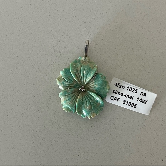 One of a kind Natural Turquoise Carved 14kt white gold pendant - Picture 2 of 9